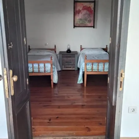 Casita De La Montaña De María